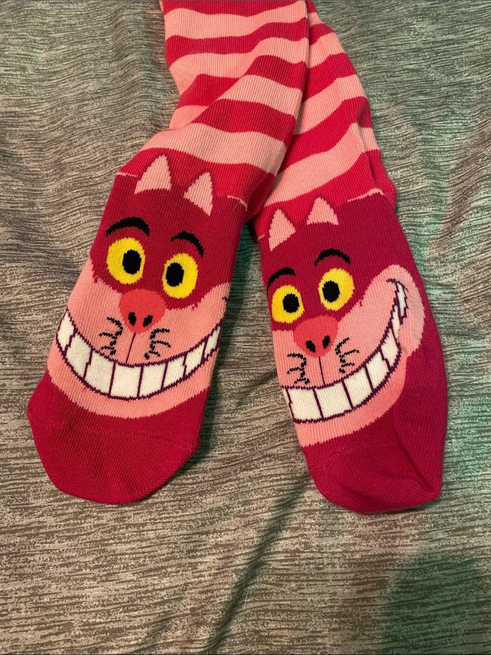 Disney Parks Alice In Wonderland Cheshire Cat Pink Striped Socks NWT